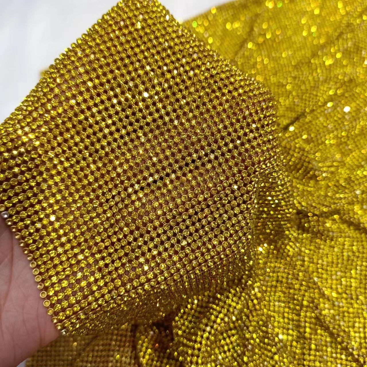 Citrine in LT Gold Case - Atelier Rioux Fabric Store